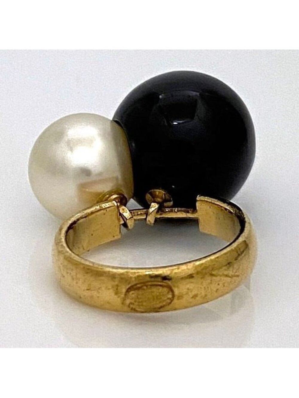 Chanel Pearl Ring Gold White Black - Picture 2 of 11